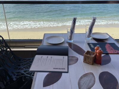 波の音を聴きながらの食事