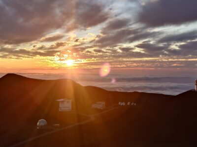 マウナケア山山頂　国立すばる天文台とサンセット