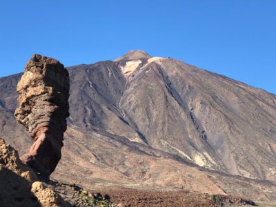 スペイン最高峰テイデ山を望む