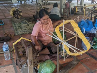 金の繭から紡がれるゴールデンシルク