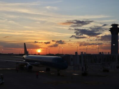 できたてほやほやの新空港からの夕日