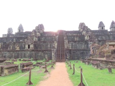 プノンバケン寺院