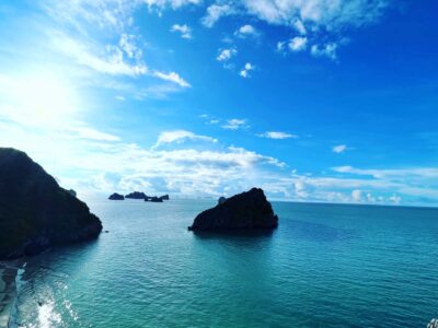 ハロン湾を島から楽しむ