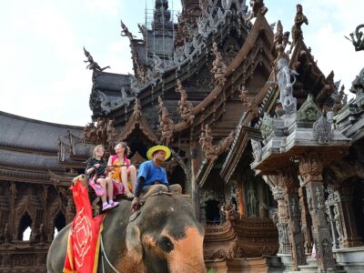 タイのサグラダファミリア