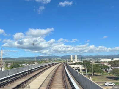 ホノルル高架鉄道の車窓より