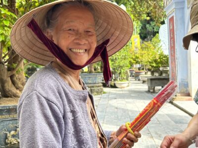 五行山　線香売りのおばあちゃん