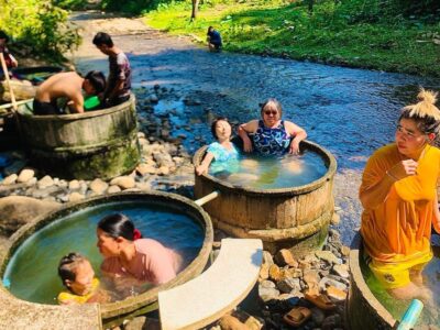 タイの川沿いの温泉♨️