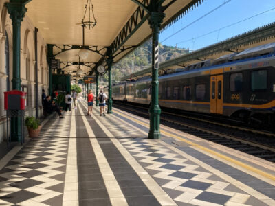 シチリア　タオルミナ駅