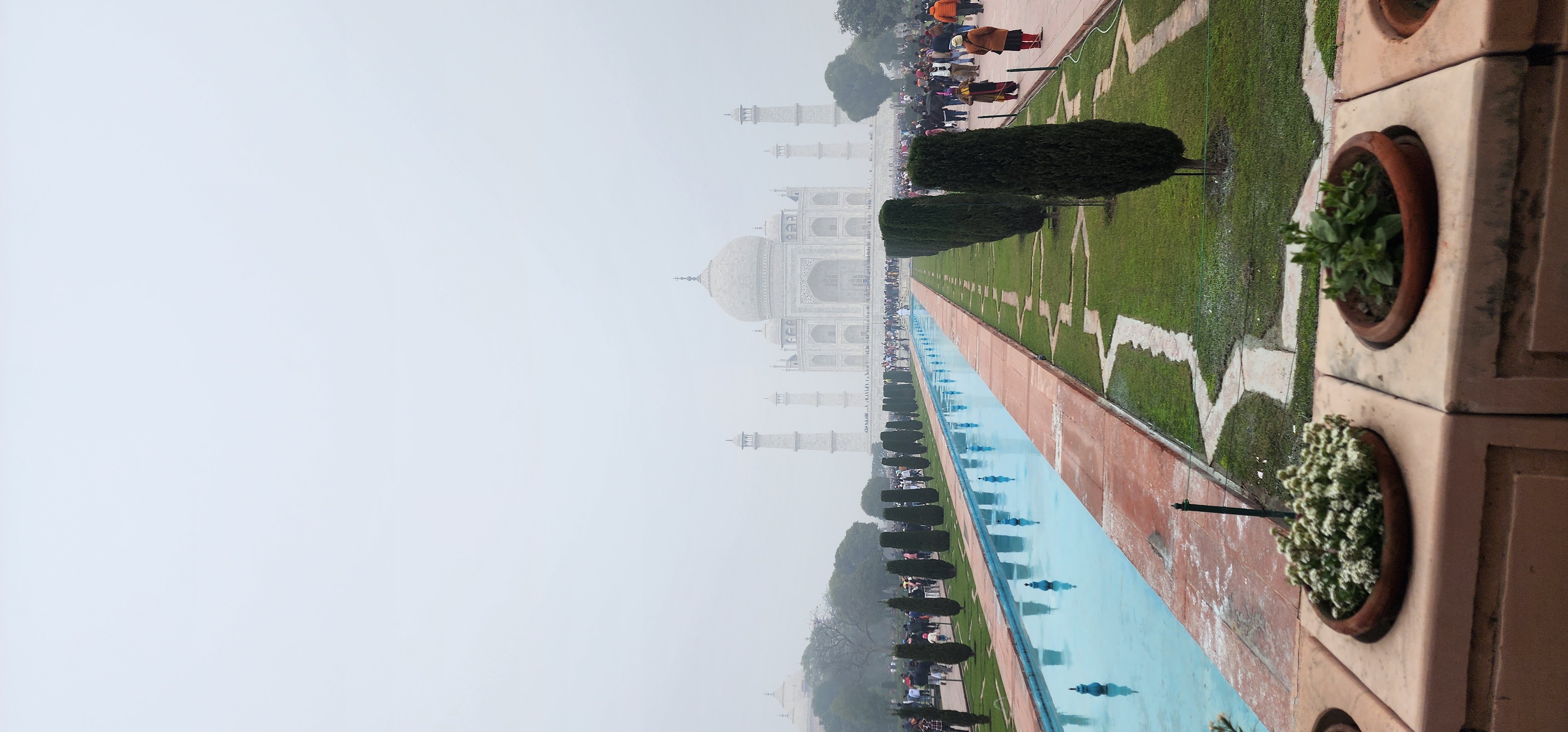 Read more about the article 世界の七不思議の１つ:Taj Mahal